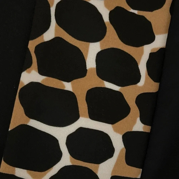 JUDE CONNALLY CARISSA PONTE SHIFT DRESS IN BLACK ANIMAL PRINT BORDER - Picture 7 of 9